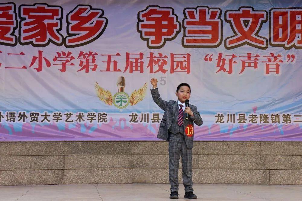 为什么有些男生喜欢偷偷看女生做胭脂水粉？做口脂？游戏画面